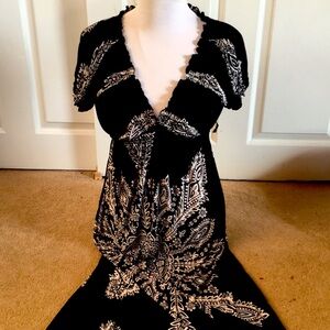 Beautiful Black/White Maxi Dress